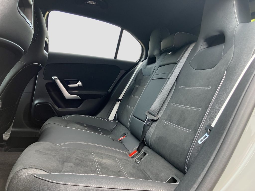 Fahrzeugabbildung Mercedes-Benz A 200 AMG*NIGHT*AHK*TOTW*KAM*LENKR-HEIZUNG