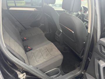 Volkswagen Tiguan - 12