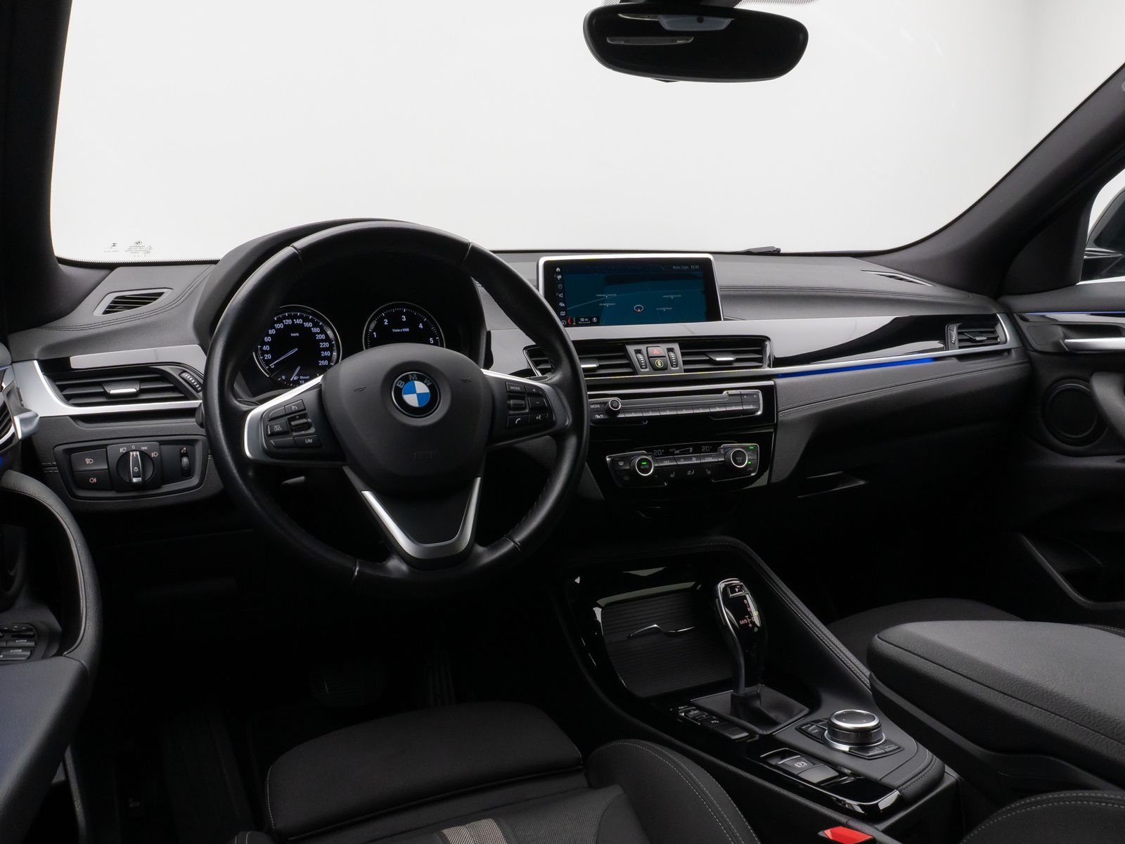 Fahrzeugabbildung BMW X2 sD18d Kamera DAB LED Geschwindigkeitsr Sport