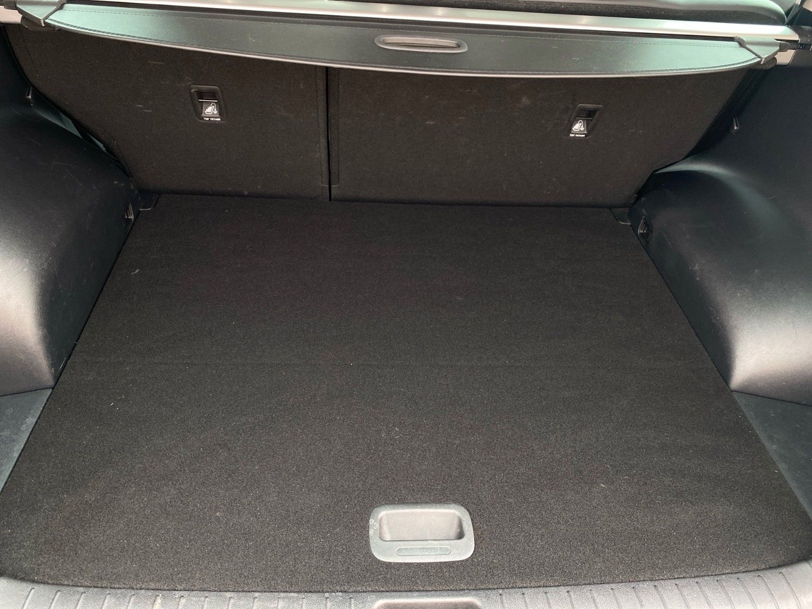 Fahrzeugabbildung Kia Sportage 1.6 GDI Black Edition Glasdach Leder
