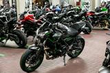 Kawasaki Z 650 ABS, WERKSGARANTIE bis 03/2029 - KAWASAKI W 650