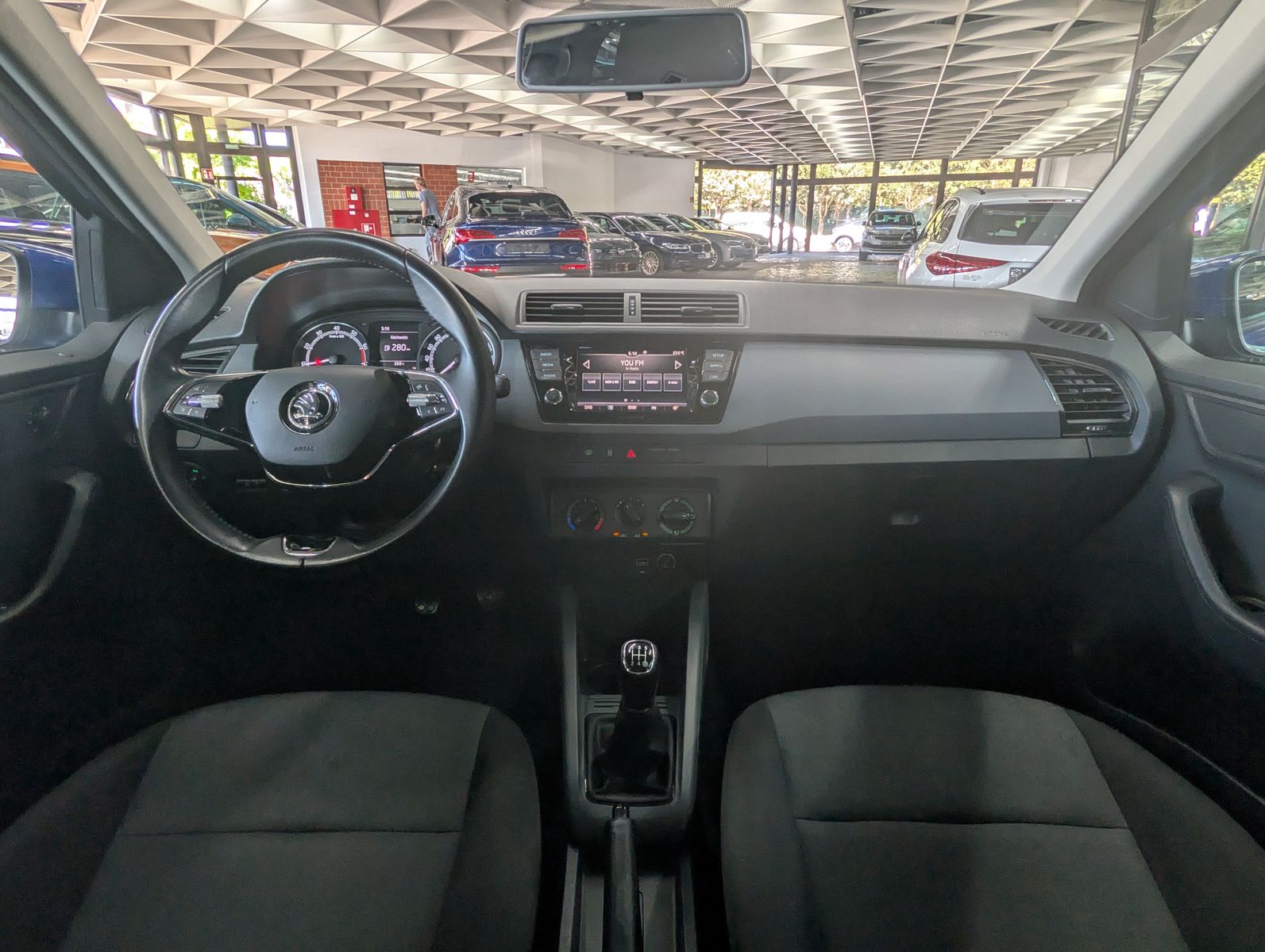 Fahrzeugabbildung SKODA Fabia Active 1.0 MPI SURROUND SCHECKHEFT KLIMA