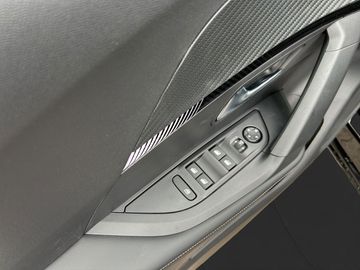Peugeot 2008 1.2 145 Allure LED+SHZ+Alcant.+PDC+SpurH