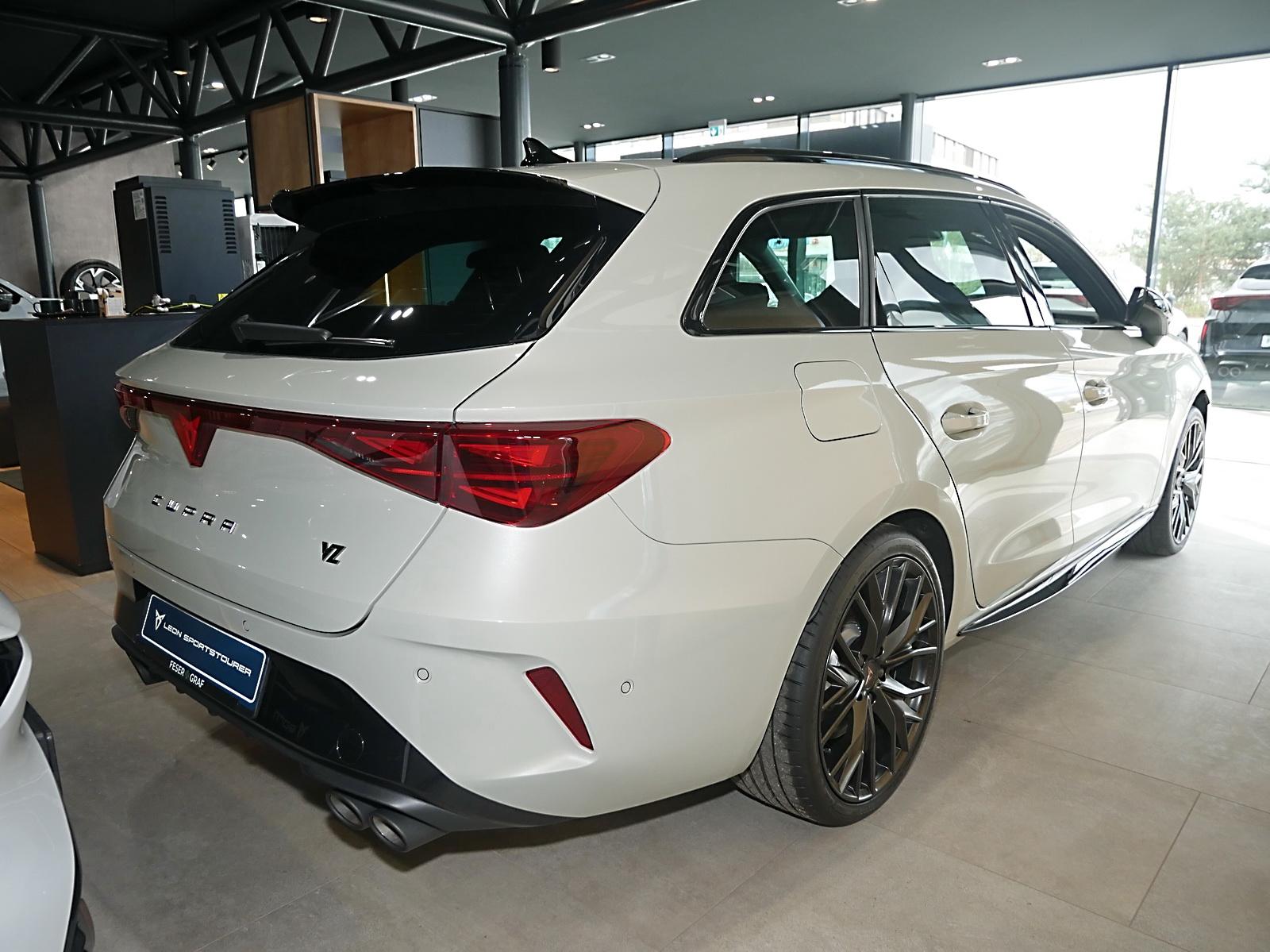 Cupra Leon Sportstourer VZ 2.0 TSI Black Edition 4D