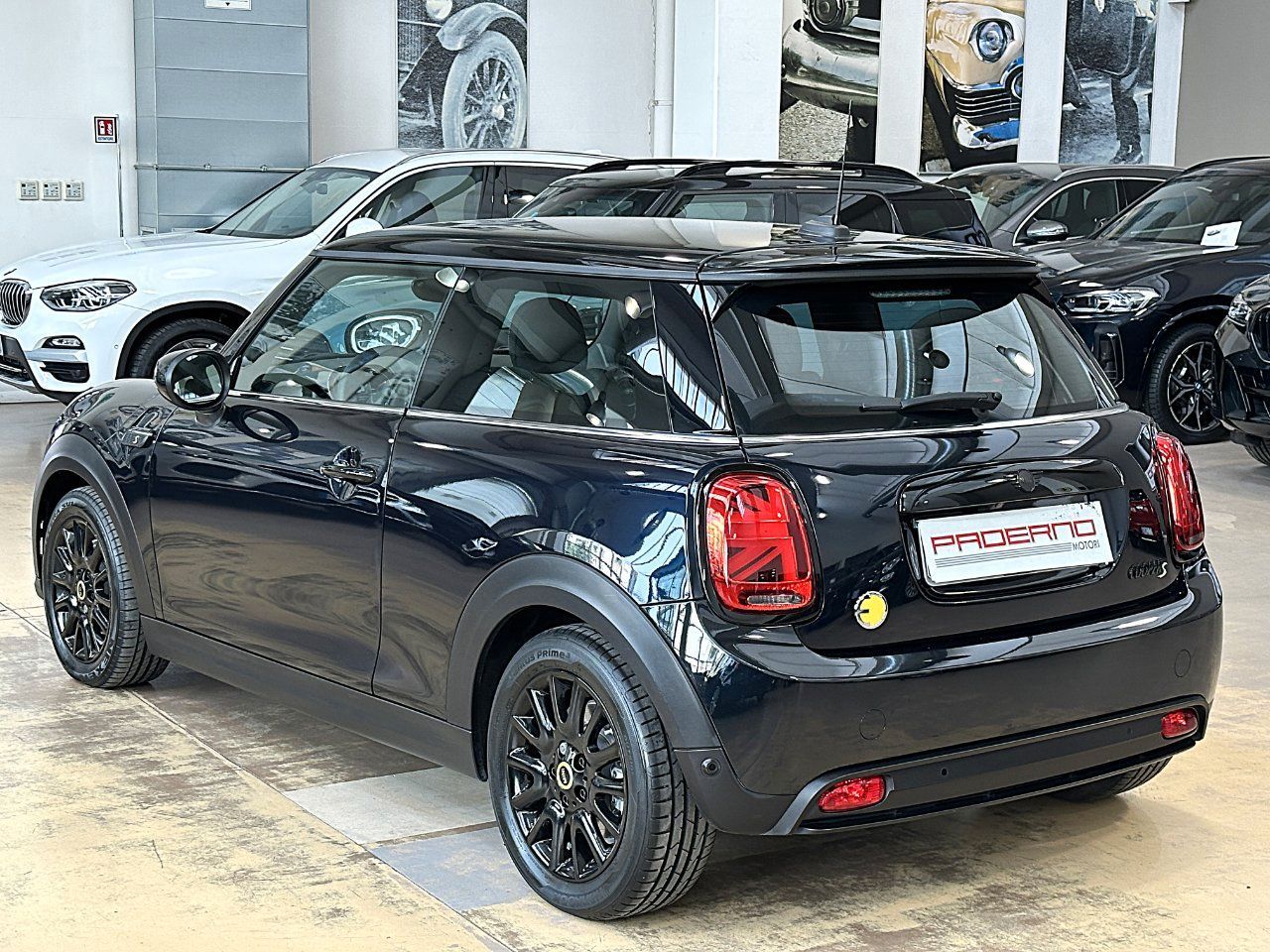 MINI Mini 3 Porte Cooper SE Classic Full Electric Aut imagem 3