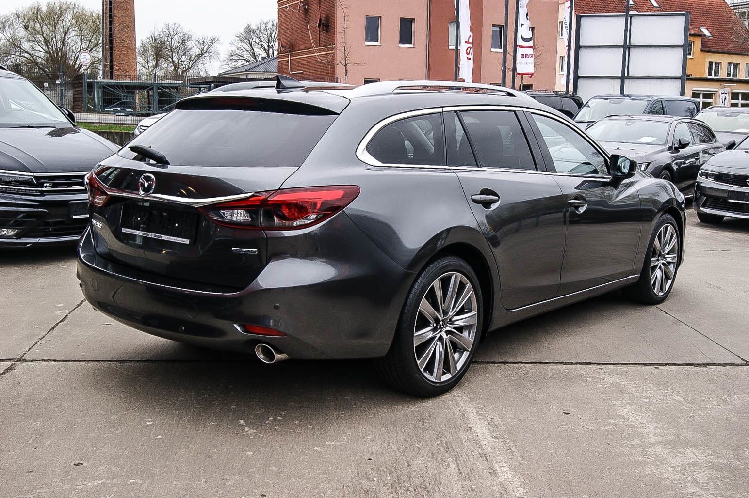 Fahrzeugabbildung Mazda 6 Kombi 22 SKYACTIV-D 184 Sports-Line LEDER BOSE