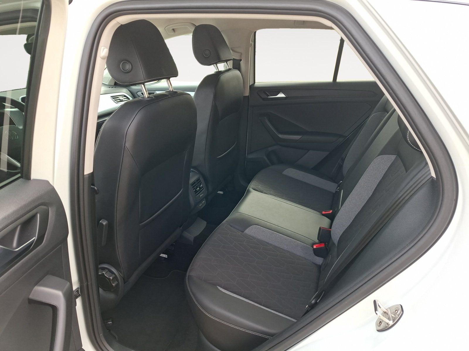 Volkswagen T-Roc - Bild 17