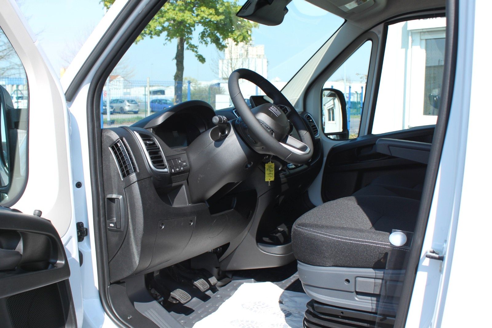 Fahrzeugabbildung Fiat Ducato H2 Kastenwagen 35 L4H2 140 Multijet Maxi