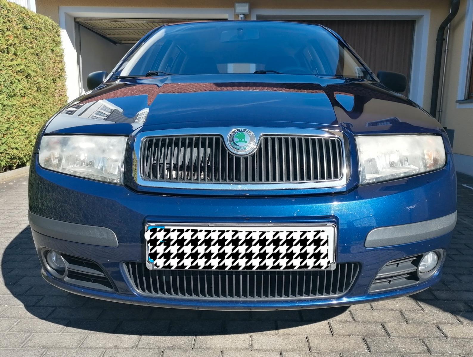Skoda Fabia 2004 — rear view