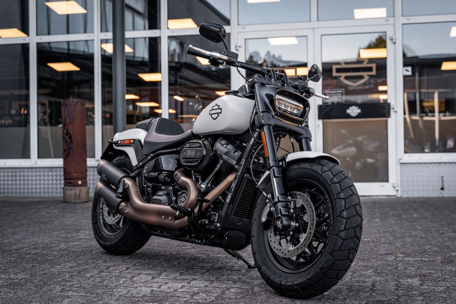 Fahrzeugabbildung Harley-Davidson FXFBS FAT BOB 114 CUI SOFTAIL - Jekill & Hyde