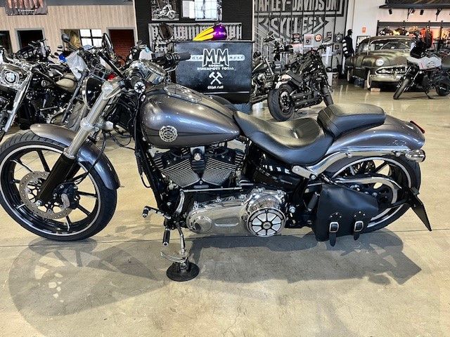 Fahrzeugabbildung Harley-Davidson FXSB Breakout Twin Cam