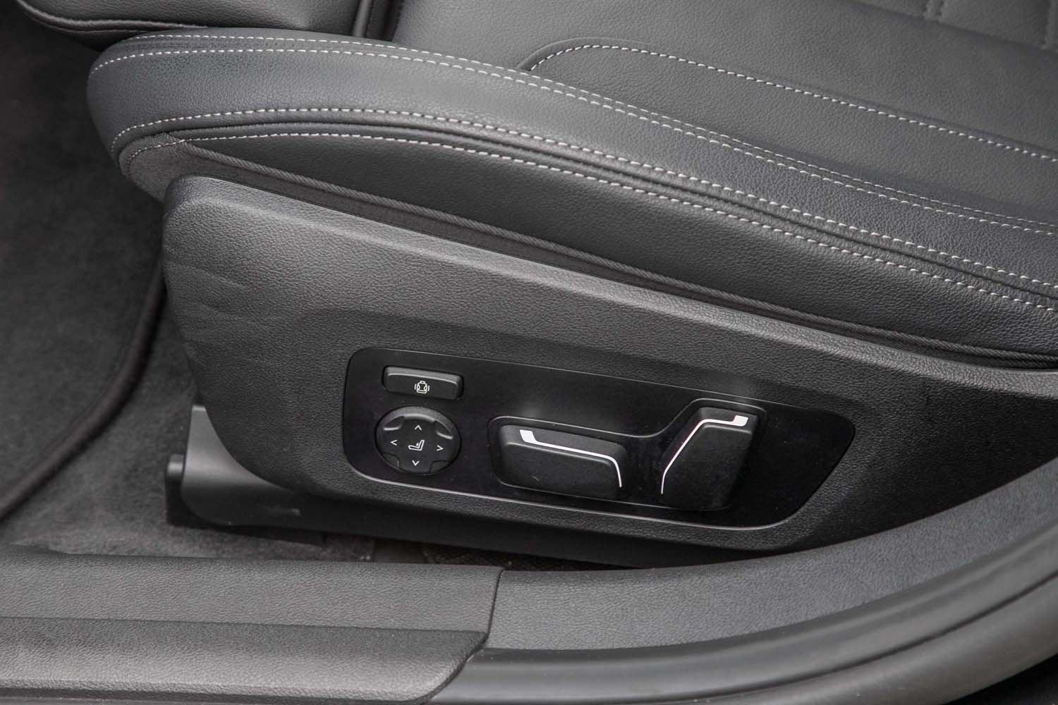 BMW M340i xDrive Touring Pano HeadUp adLED HiFi RfKa
