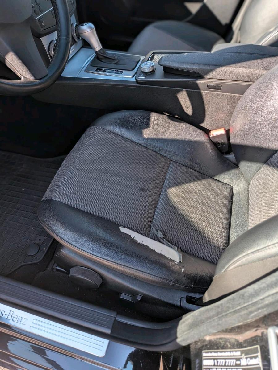 Mercedes-Benz C200 2011 — photo 10