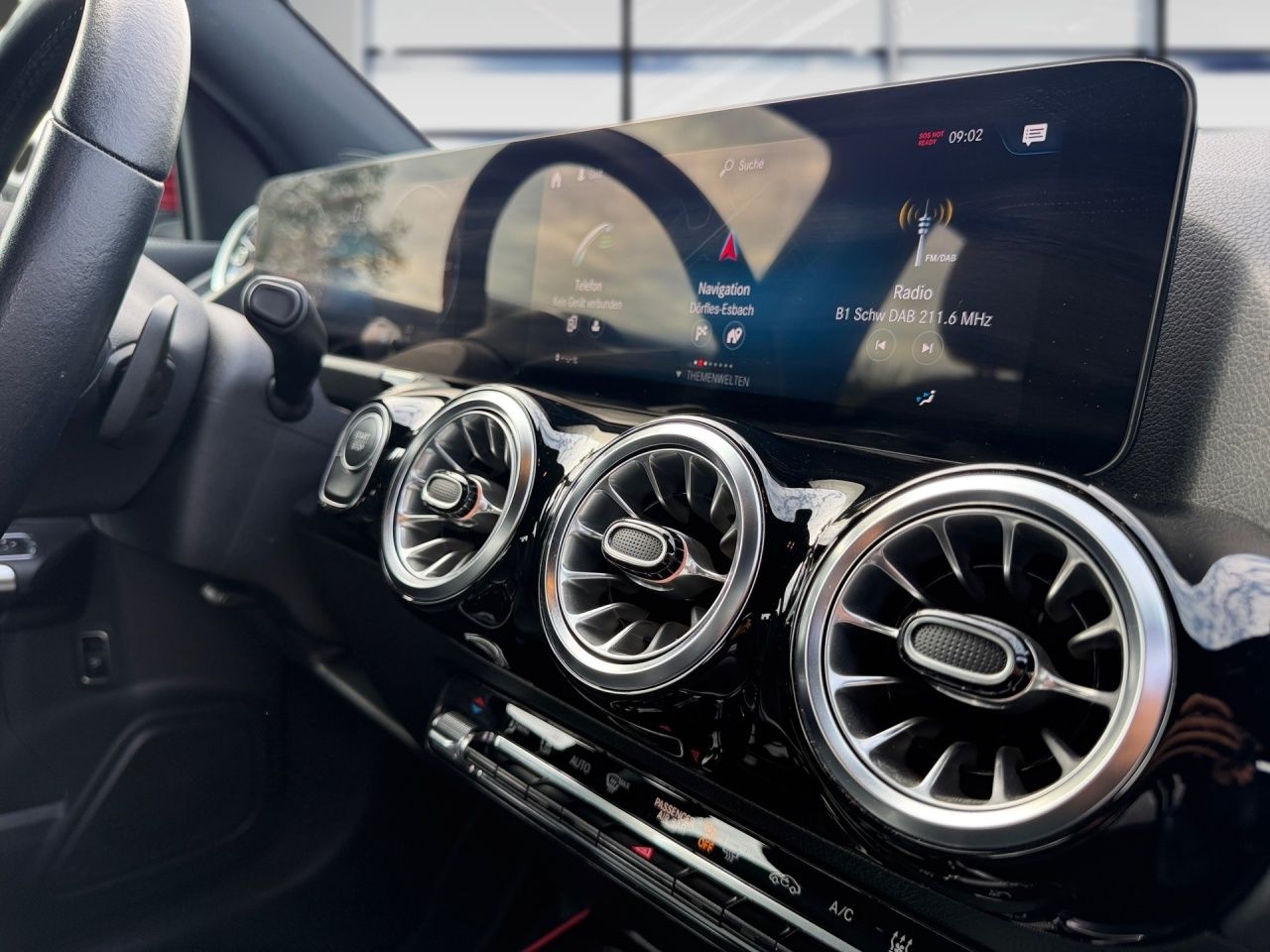 Fahrzeugabbildung Mercedes-Benz EQA 250 PROGRESSIVE+360+AMBIENTE+TOTWINKEL+SHZ