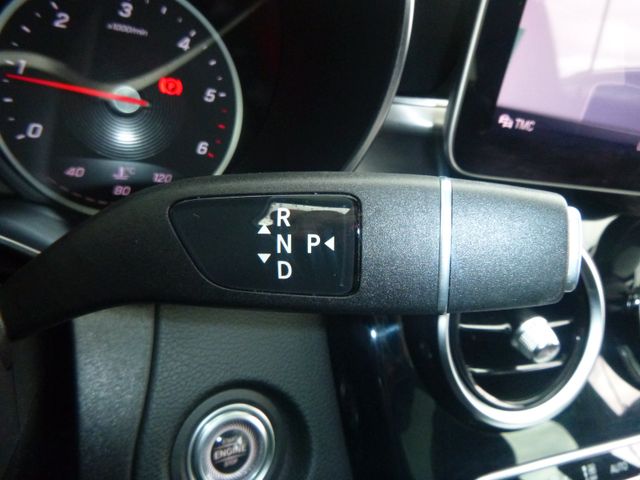 Fahrzeugabbildung Mercedes-Benz C 220d T >AUT/PANO/STANDHEIZ/LED-LICHT...