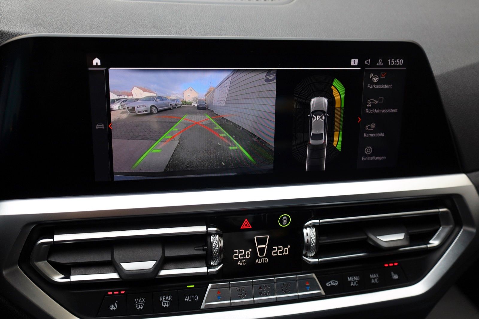 Fahrzeugabbildung BMW 320 i M Sport, T.Leder,Navi,LED,SH,Kamera