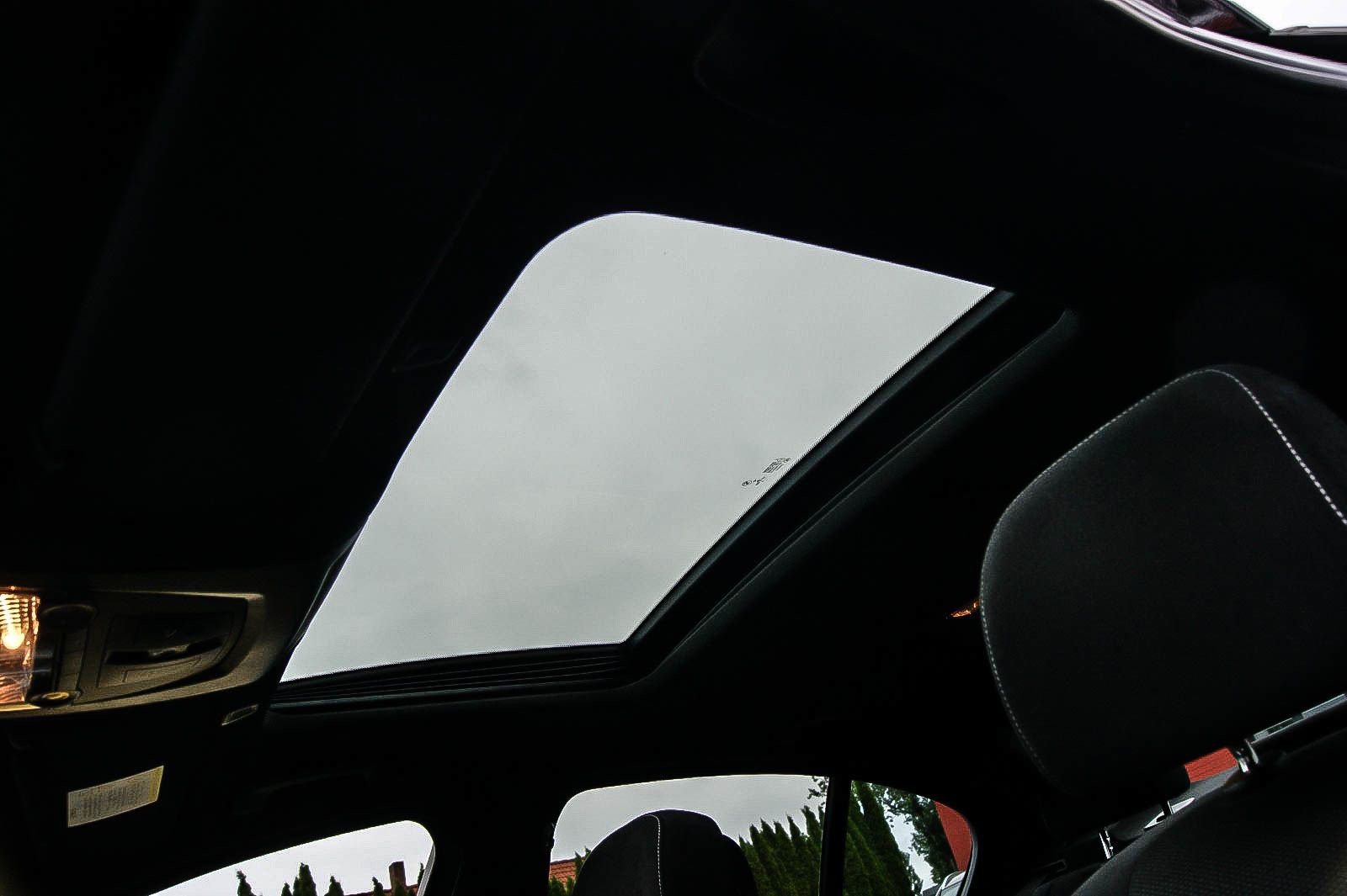 Fahrzeugabbildung BMW 525 d xDrive M-Sport SPORTPAKET SCHIEBEDACH STHZ