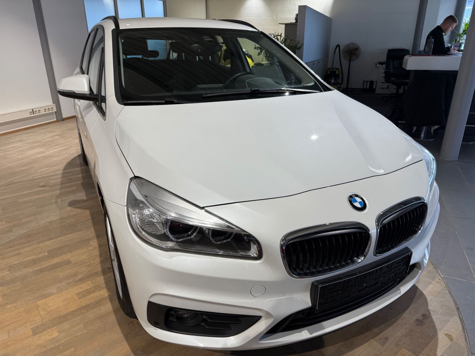 Fahrzeugabbildung BMW 218i Active Tourer *Navi*LED*Parkassis.*Komfortz