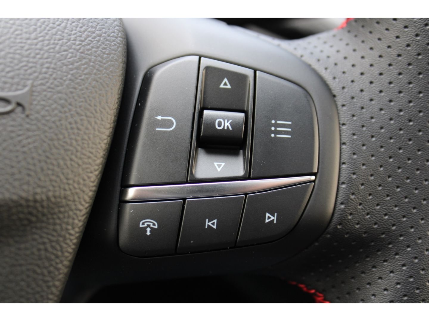 FORD Kuga 2.5 Duratec FHEV ST-Line X 4x4 ACC AHK Pano - Image 18
