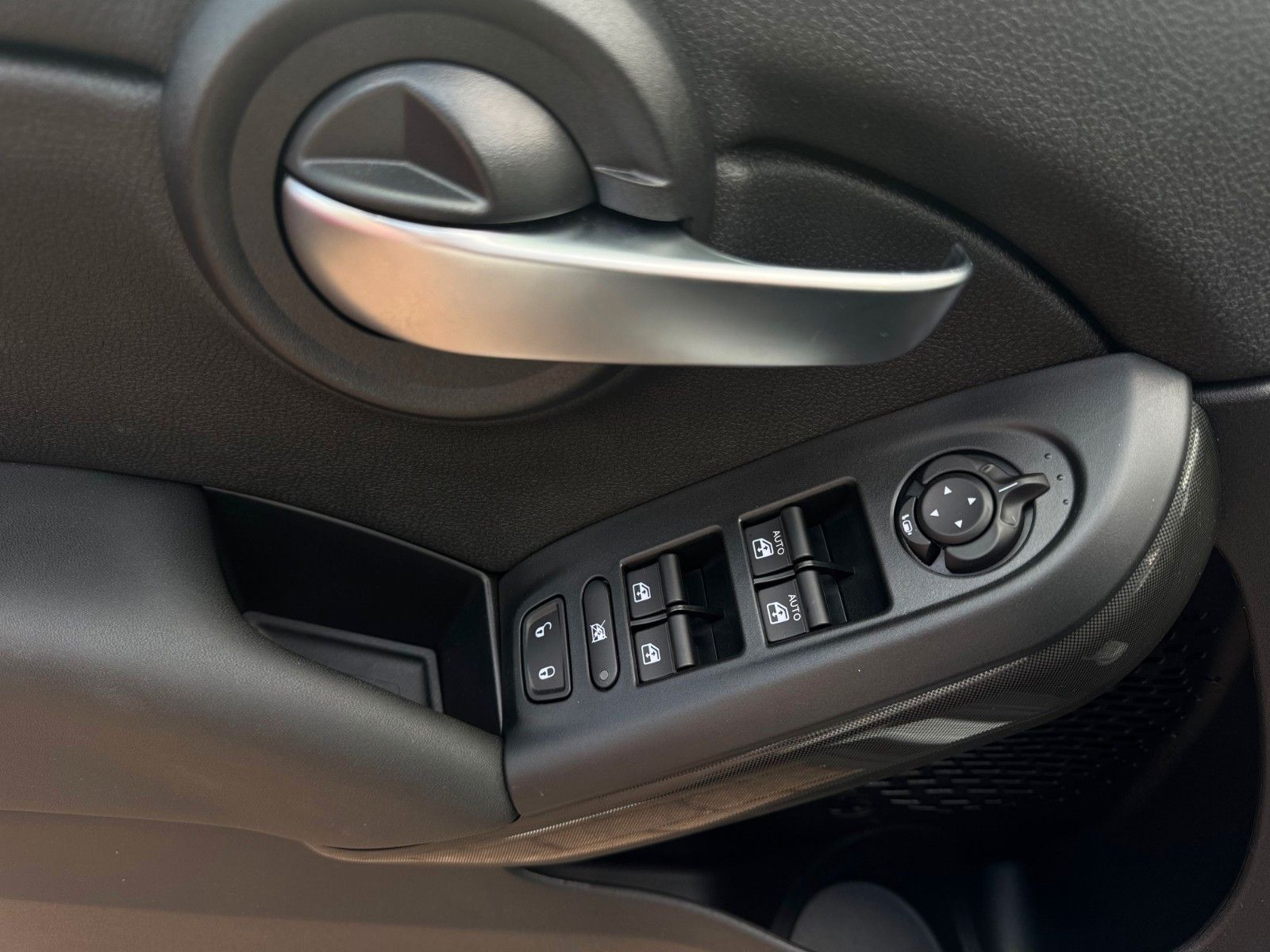 Fahrzeugabbildung Fiat 500X 130PS AUTOM. DOLCEVITA FALTDACH NAVI KAMERA