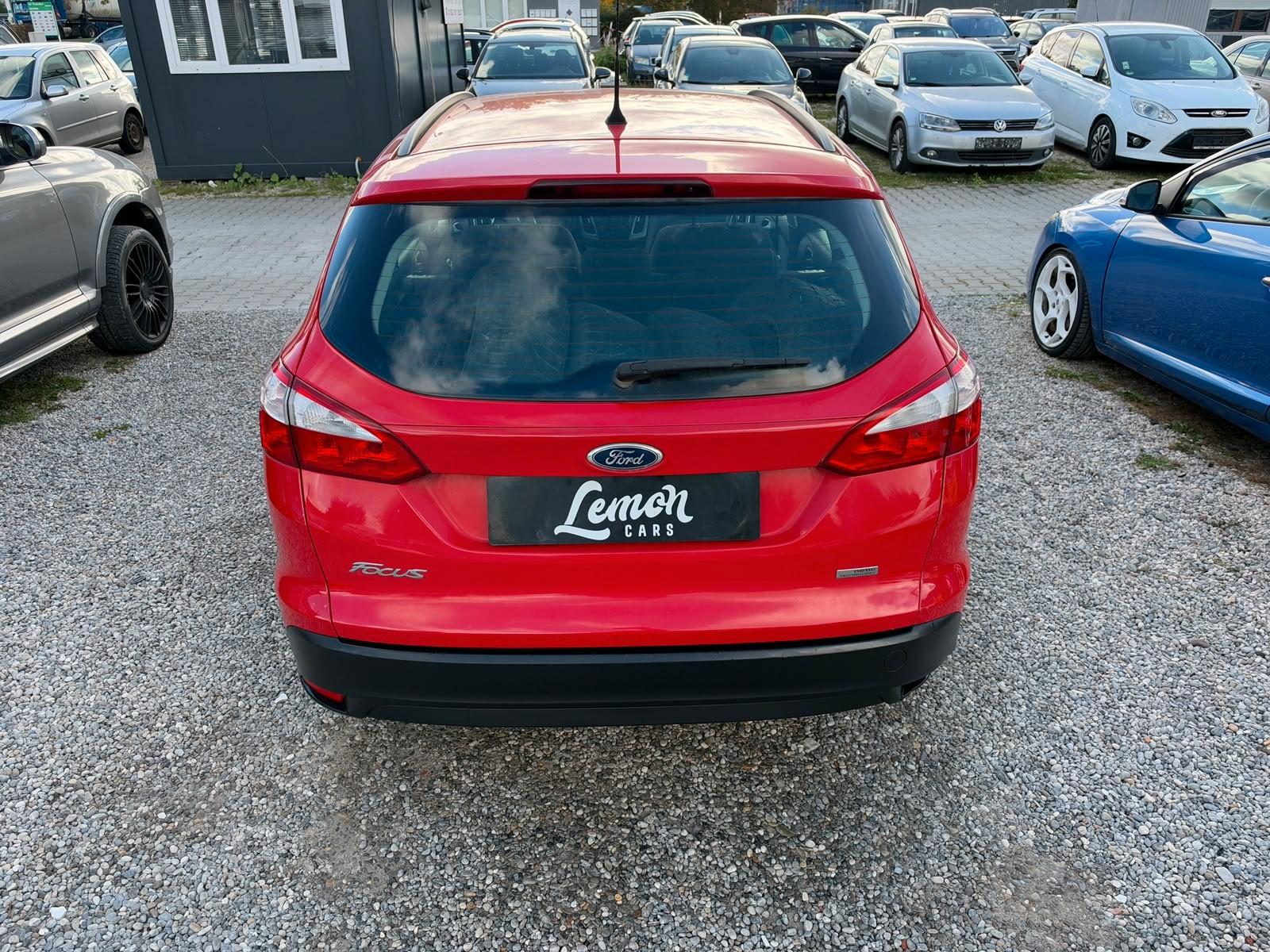 Ford Focus 2011 — photo 19