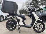 Govecs Flex 2.0 elektro 45 km/h mit Lieferbox - ROLLER 45 KM H