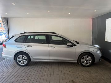 Volkswagen Golf - 8