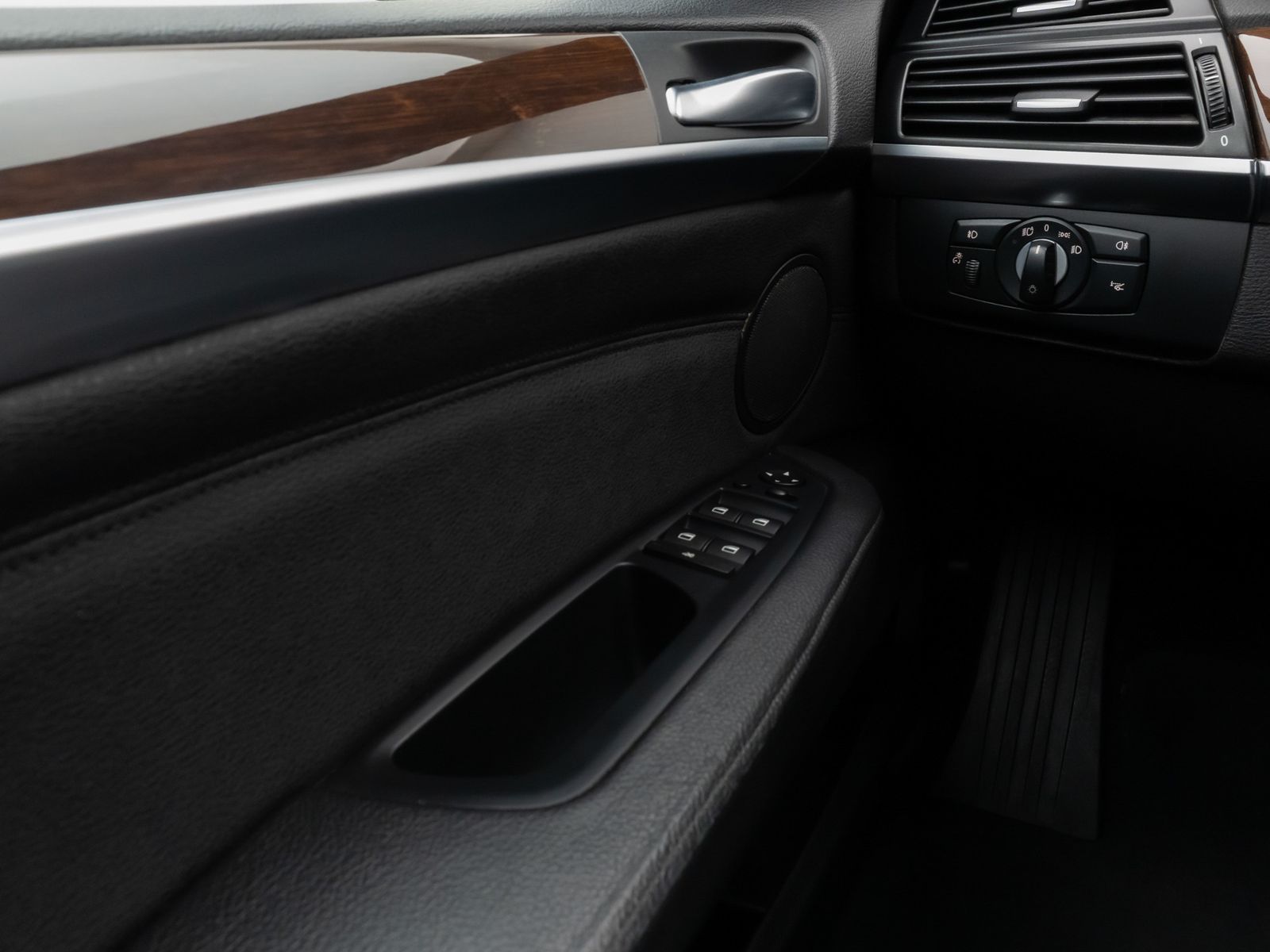 Fahrzeugabbildung BMW X5 xD40d Sport Panorama Kamera HUD HiFi SoftCL