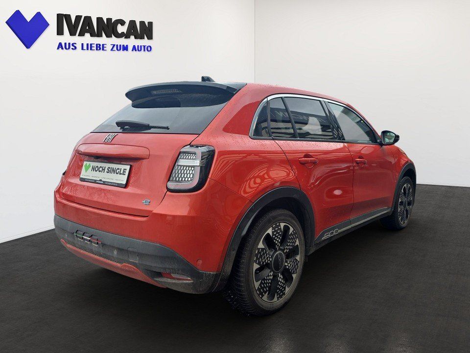 Fahrzeugabbildung Fiat 600 e 115 kW La Prima 600 e 115 kW La Prima