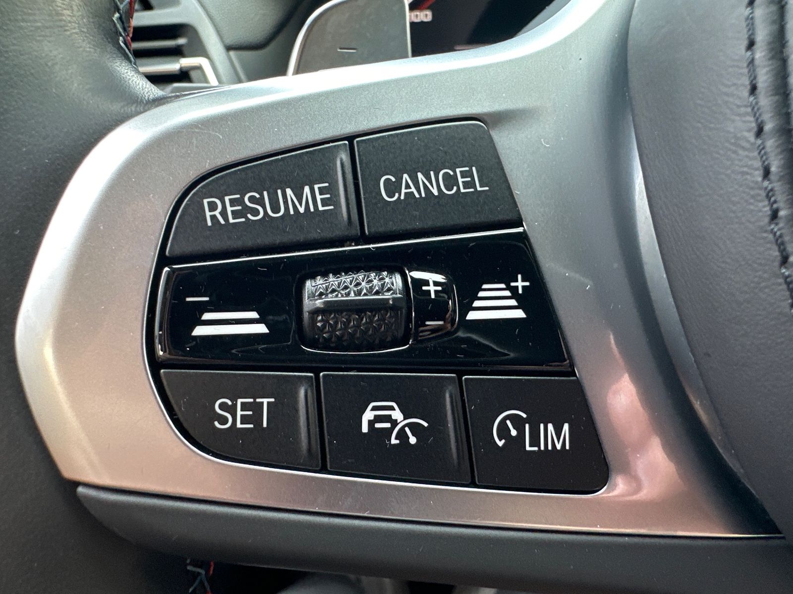 Fahrzeugabbildung BMW X3 M40d xDrive NAV+LED+PANO+AHK+STHZG+HEAD-UP