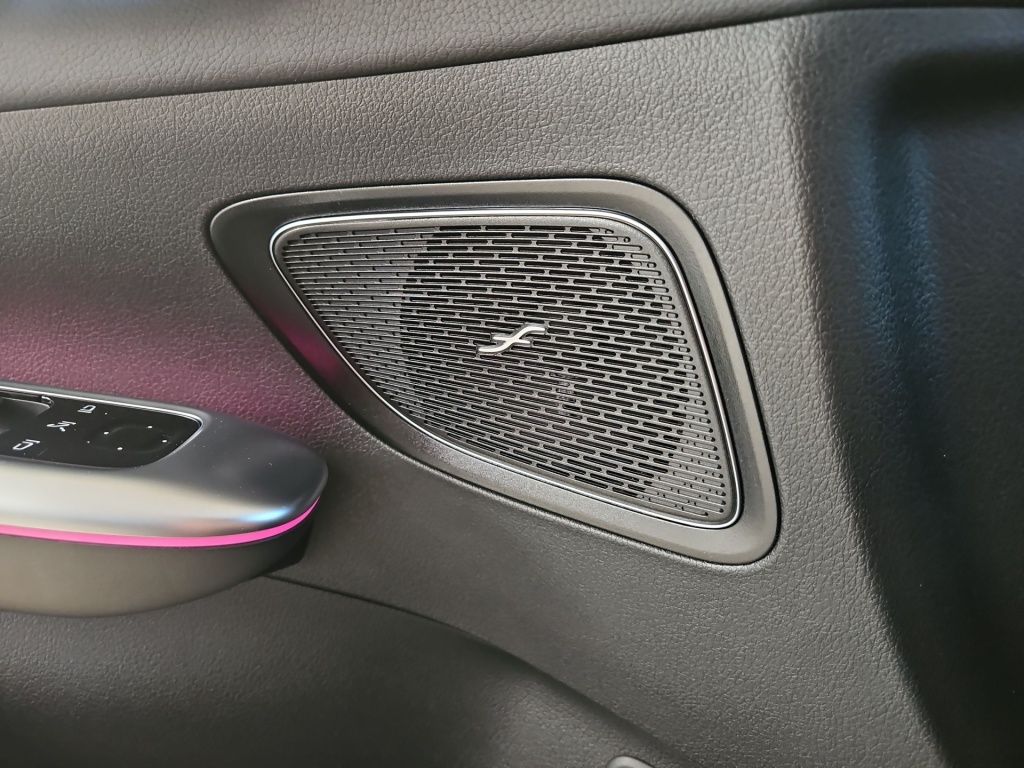 Fahrzeugabbildung Mercedes-Benz C 180 T-Modell +AMG-LINE+NIGHT+AHK+KEYLESS+SOUND