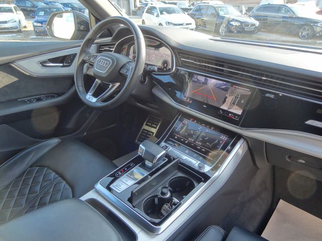 Fahrzeugabbildung Audi Q8 quattro/S-Line/Matrix/360/S-Sitze/B&O/AHK/