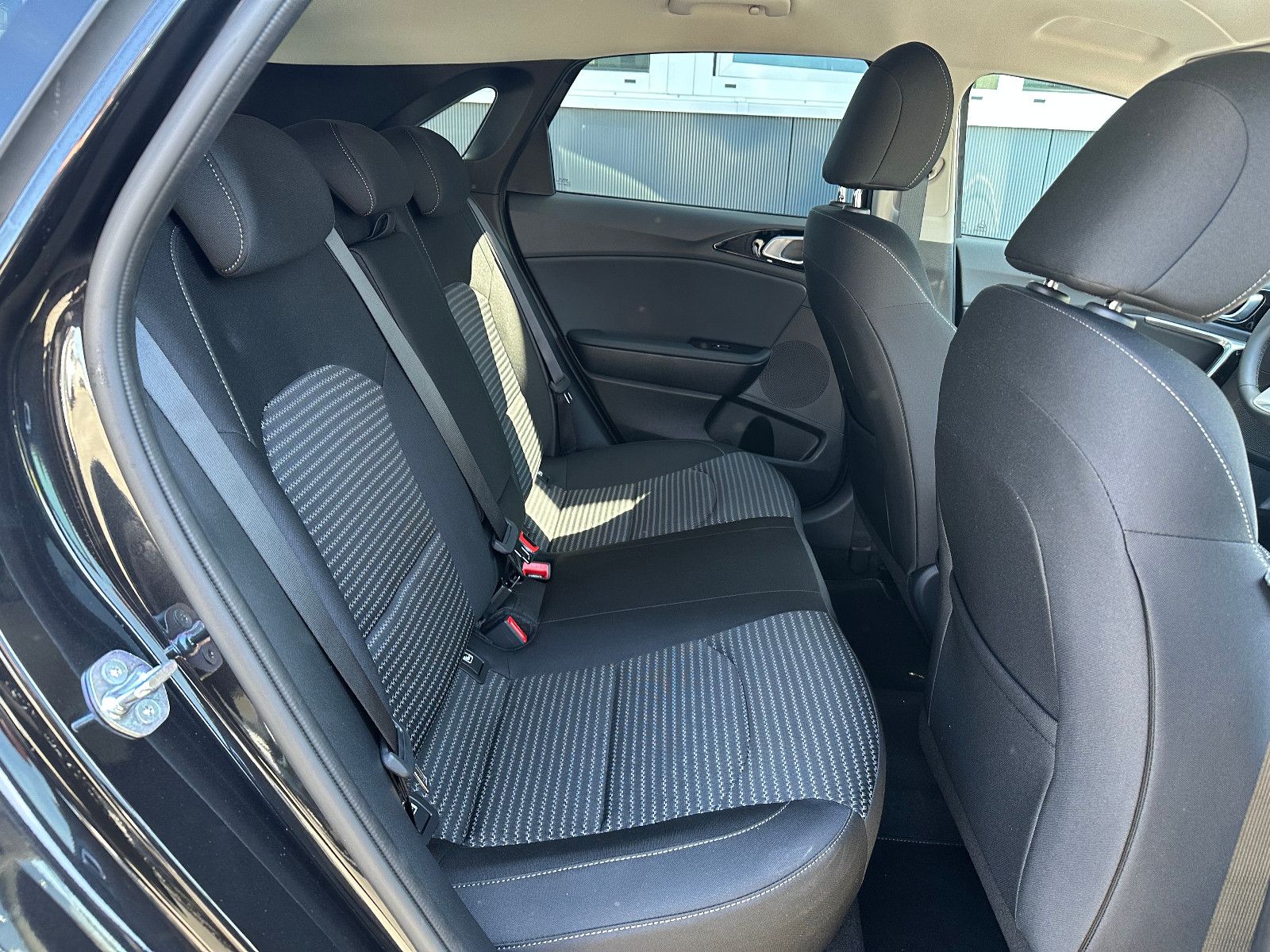 Fahrzeugabbildung Kia Ceed 1.5 T-GDI 48V DCT Ultimate Ed. Style JBL