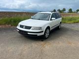 Volkswagen Vw Passat 3B TÜV NEU - Volkswagen Passat aus 2000: Kombi