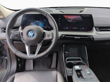 2025 BMW IX2 缩略图 17