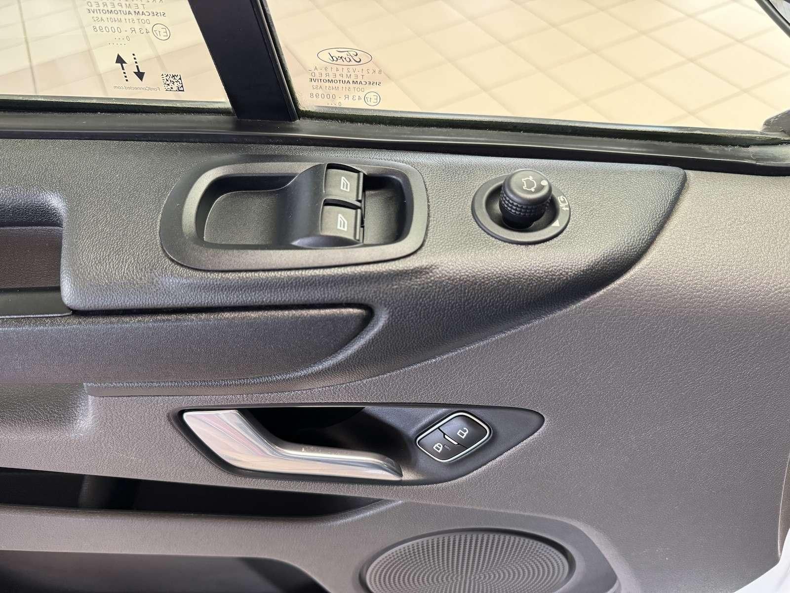 Fahrzeugabbildung Ford Transit Custom Autom. /StandHz/Markise/Navi/A...