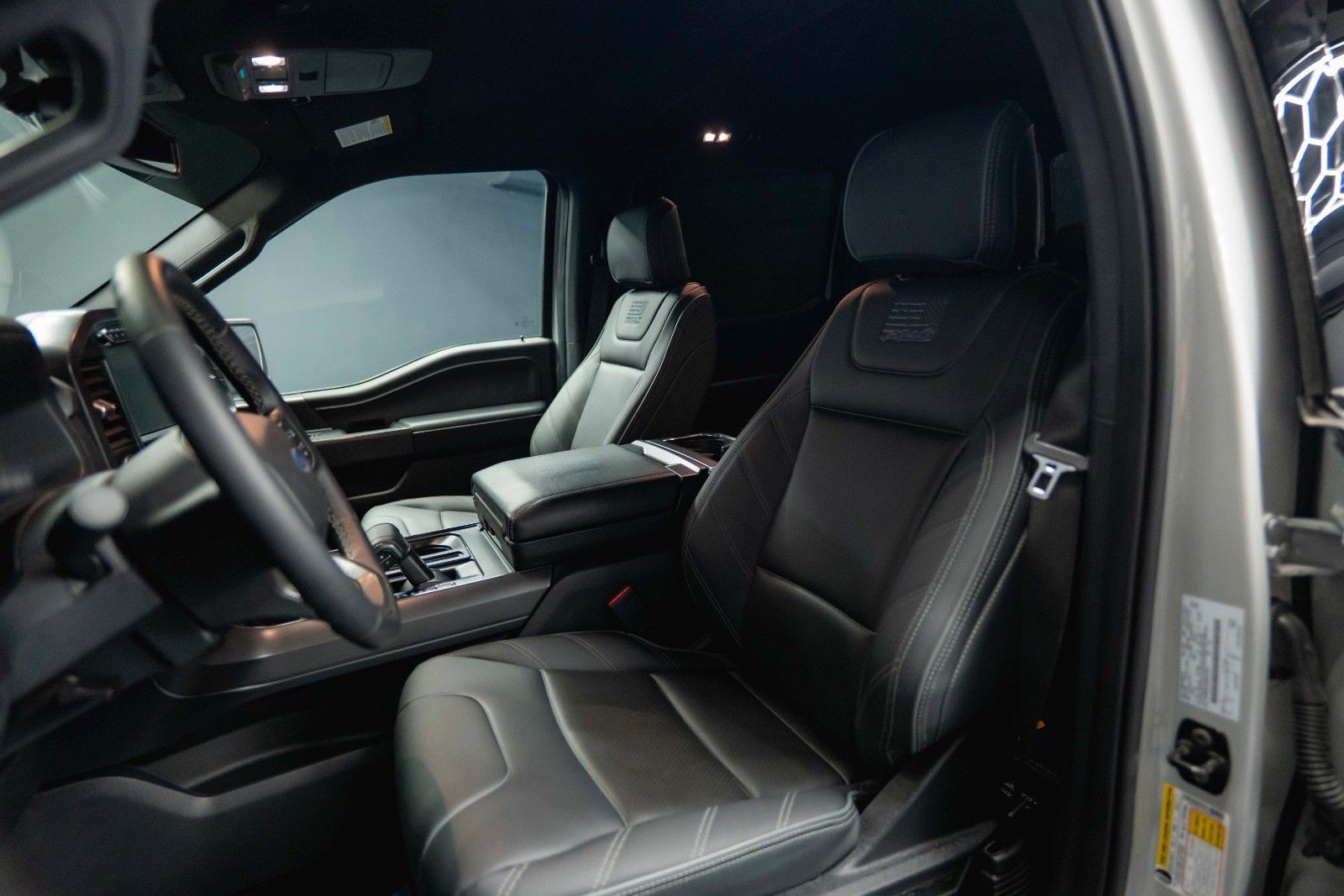 Fahrzeugabbildung Ford F150 3.5L V6 PowerBoost RAPTOR Twin-Turbo 4x4
