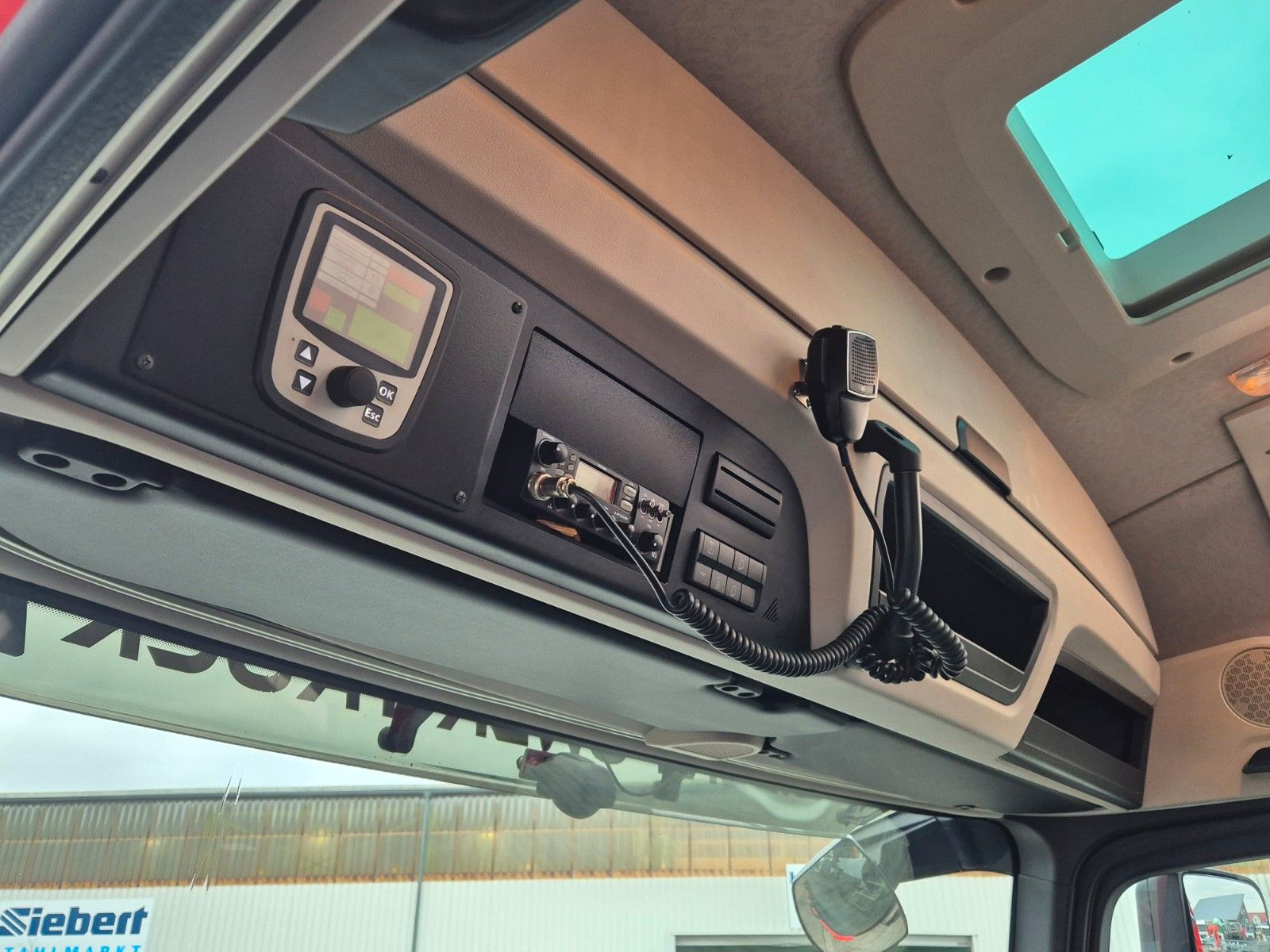 Fahrzeugabbildung Mercedes-Benz TUROX 8x8 Eschlböck Biber 92 Holzhacker / 1.512h