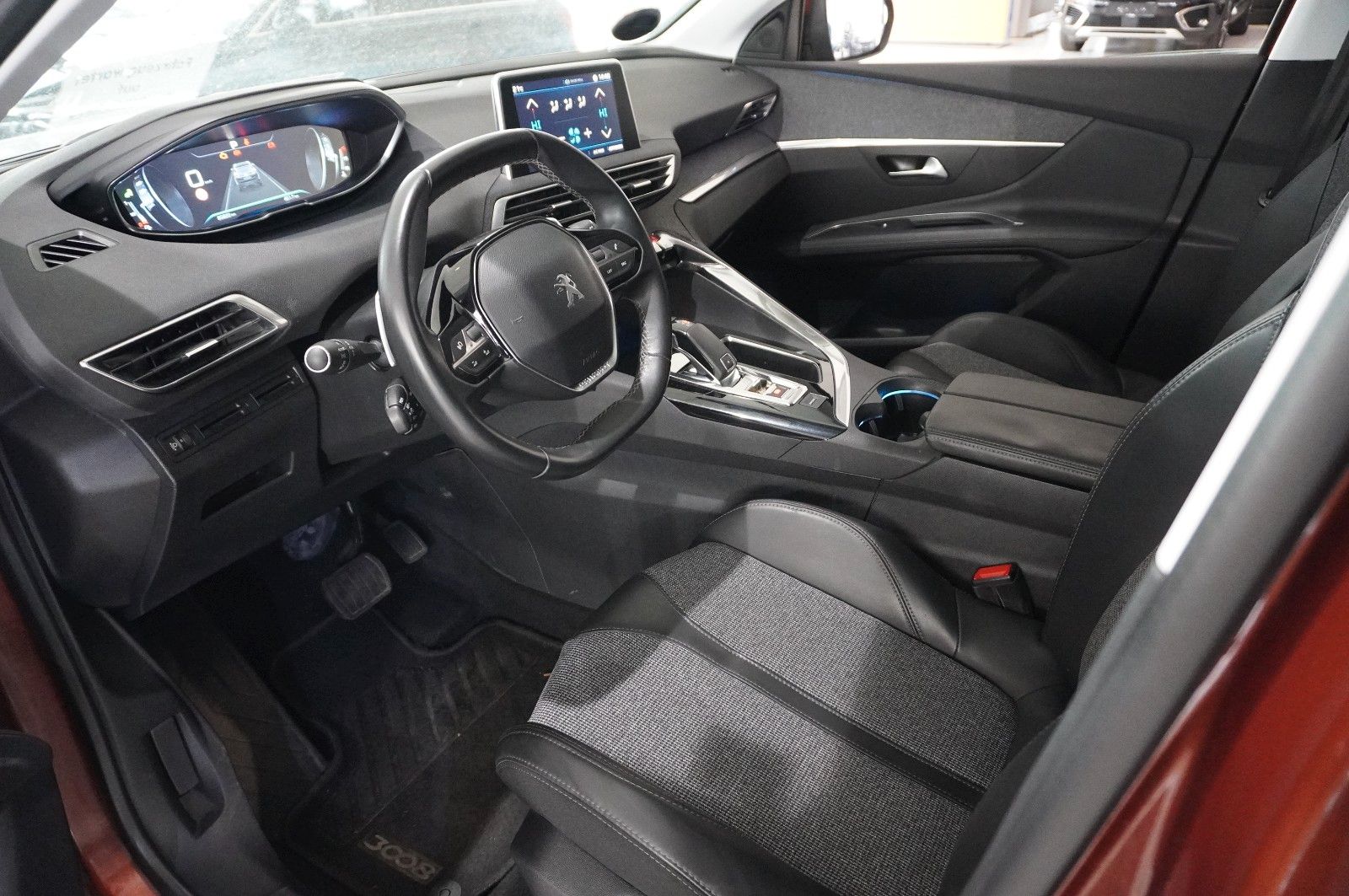 Fahrzeugabbildung Peugeot 3008 1.6D ALLURE NAVI/LED/KAMERA/SHZ/VIRTU./AHK