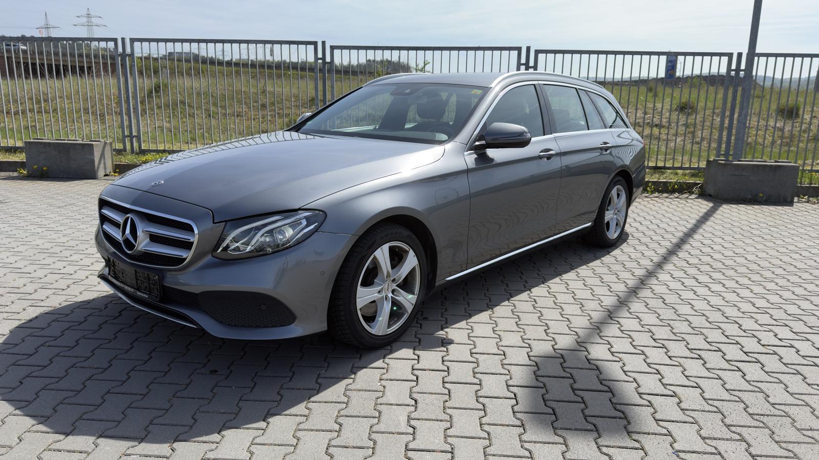 Mercedes-Benz E 250 T-Modell Auto./Burm./Kamera/LED/Navi/Apps/