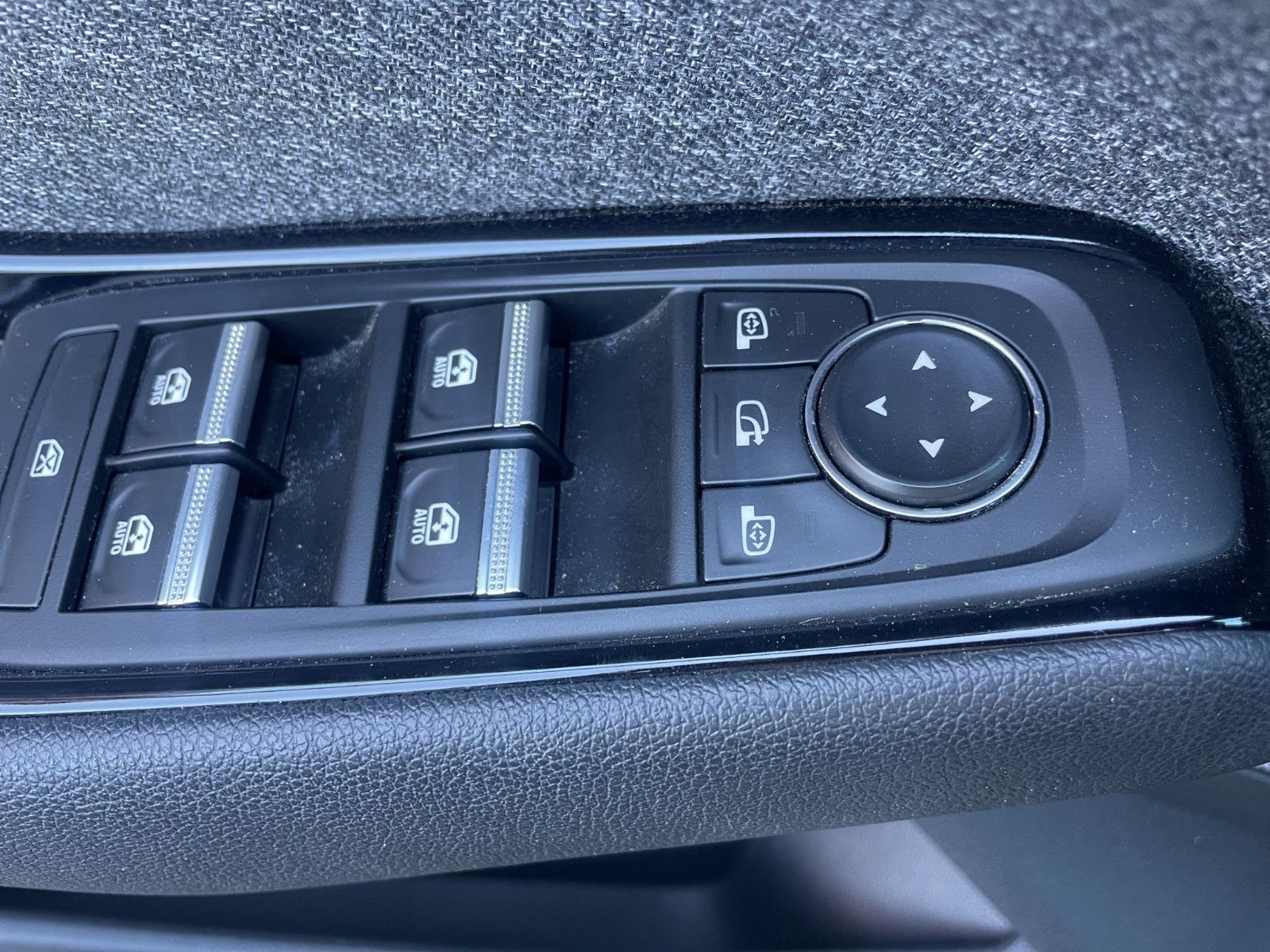 Fahrzeugabbildung Renault Espace VI Techno E-Tech Hybrid*7Sitzer*Navi*