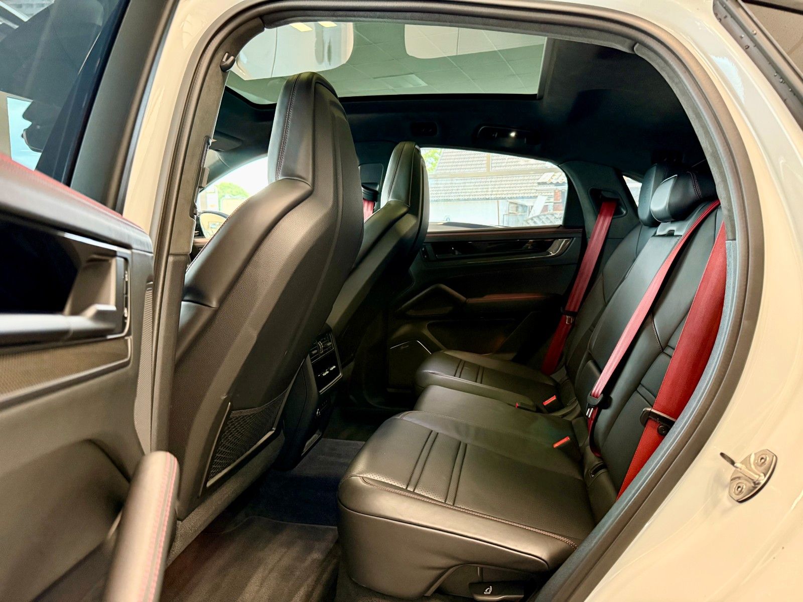 Fahrzeugabbildung Porsche Cayenne GTS Coupe SportDesign/AHK/ACC/HeadUp