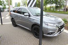 Mitsubishi Outlander 2.4 PHEV Plug-in Hybrid Basis 4WD