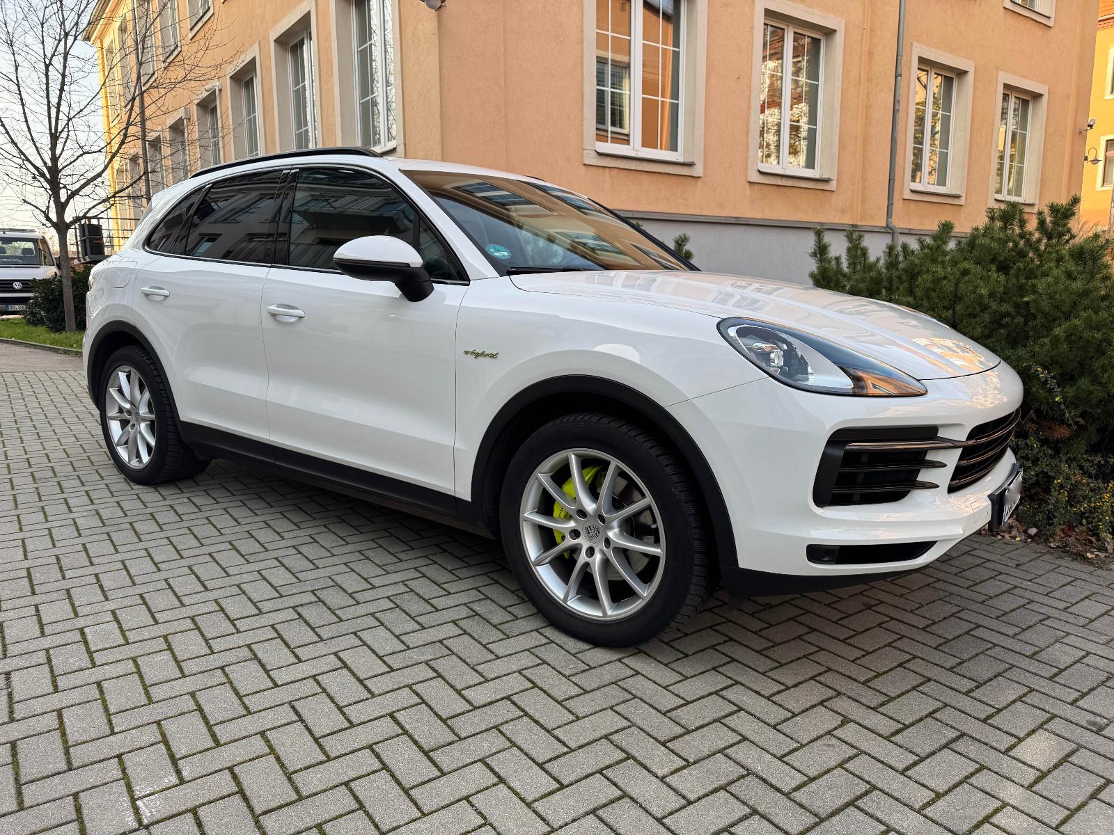 Porsche Cayenne E-Hybrid(Luft/BOSE/AHK/Pano