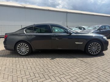 BMW 730 - 4