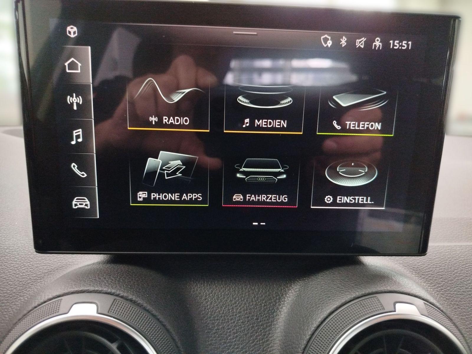 Audi Q2 30 TFSI LED DAB VC PDC Sitzheizung