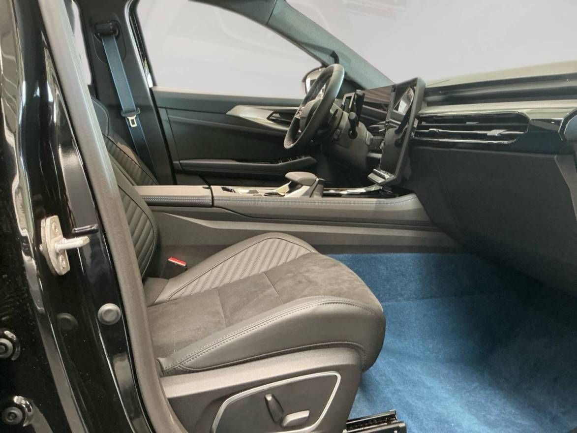 Fahrzeugabbildung Renault Rafale Atelier Alpine Hyper Hybrid E-Tech 4x4 30