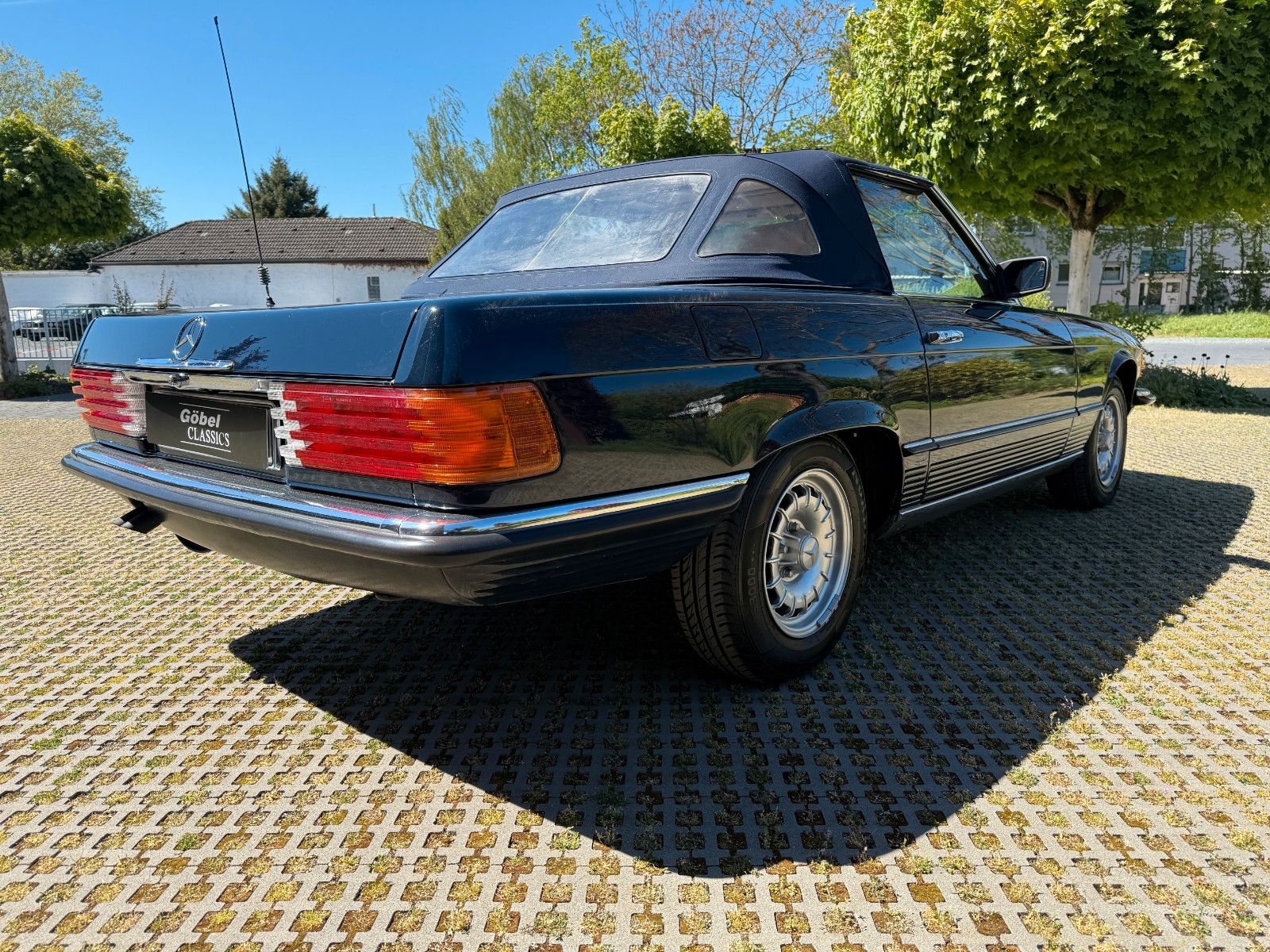 Fahrzeugabbildung Mercedes-Benz SL 280