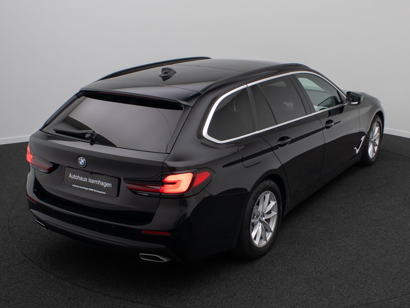 Fahrzeugabbildung BMW 520d ACC 360&deg;HUD DAB Panorama 4xKlima Komfort