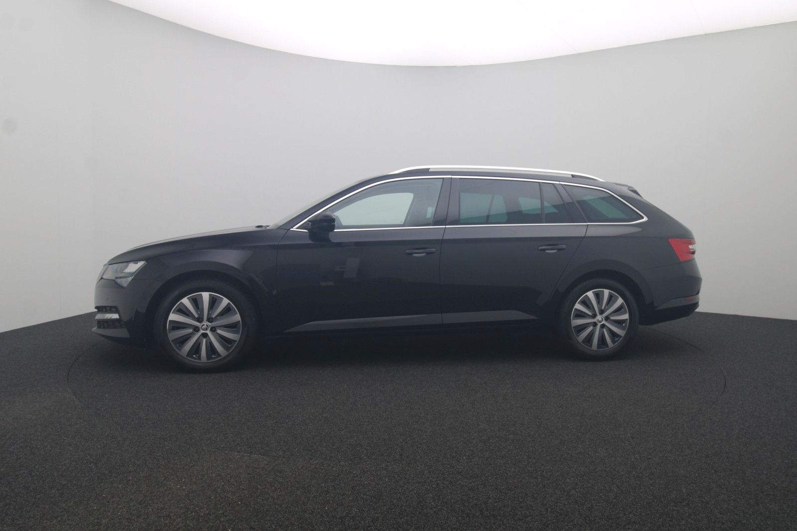 Fahrzeugabbildung SKODA Superb Combi Ambition LED ACC Navi